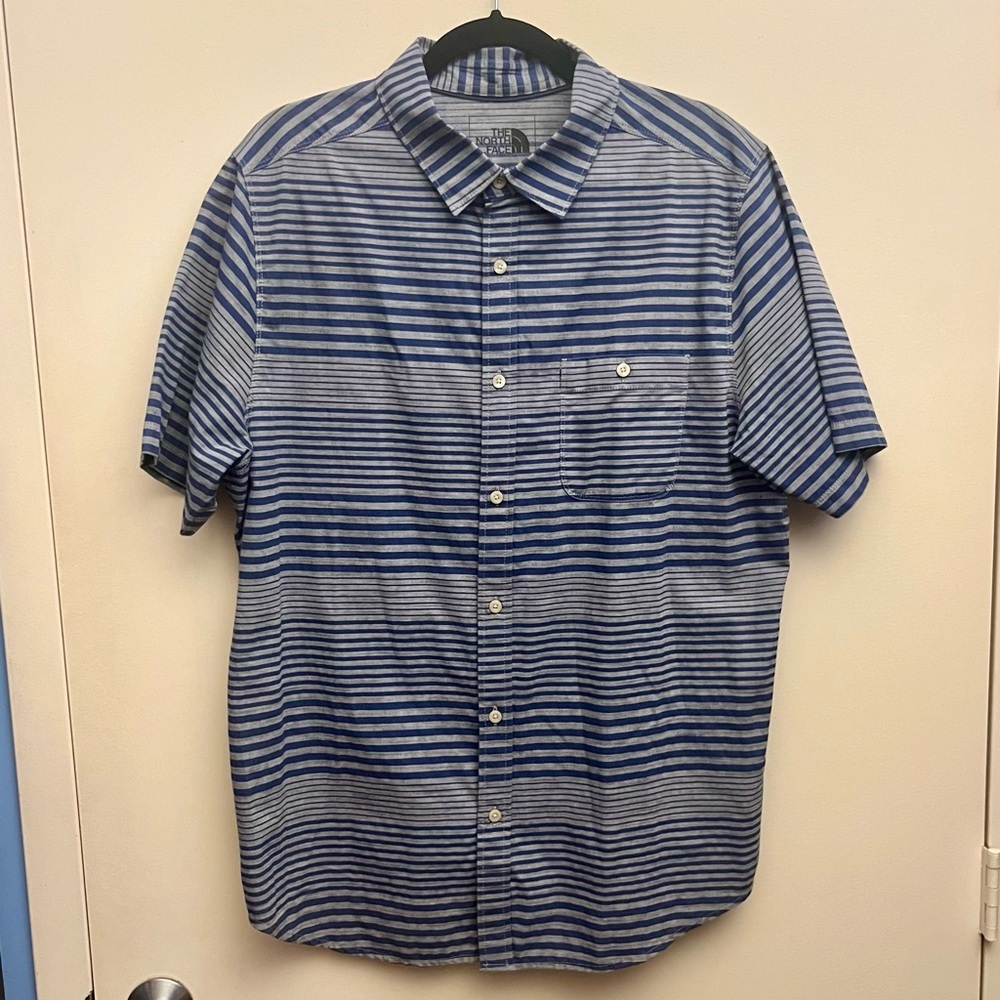 North Face Button Down Shirt Size L
